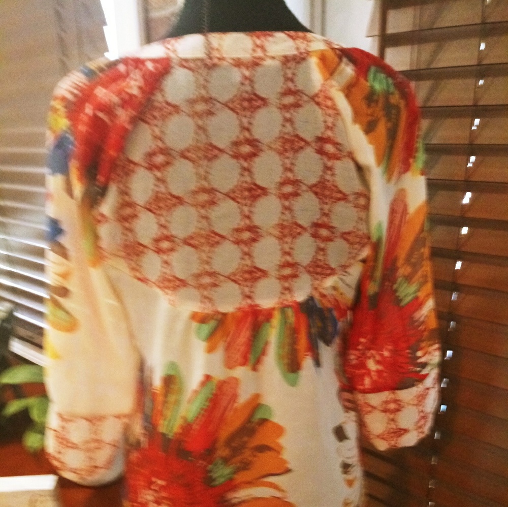 Blouse - Picture 2 of 3